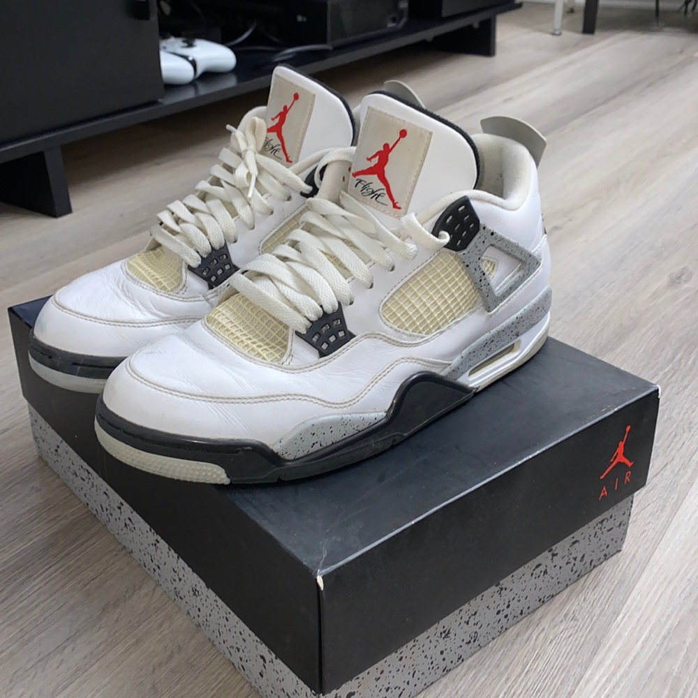 Air Jordan Cement 4 Size 11 Condition 9/10 w box